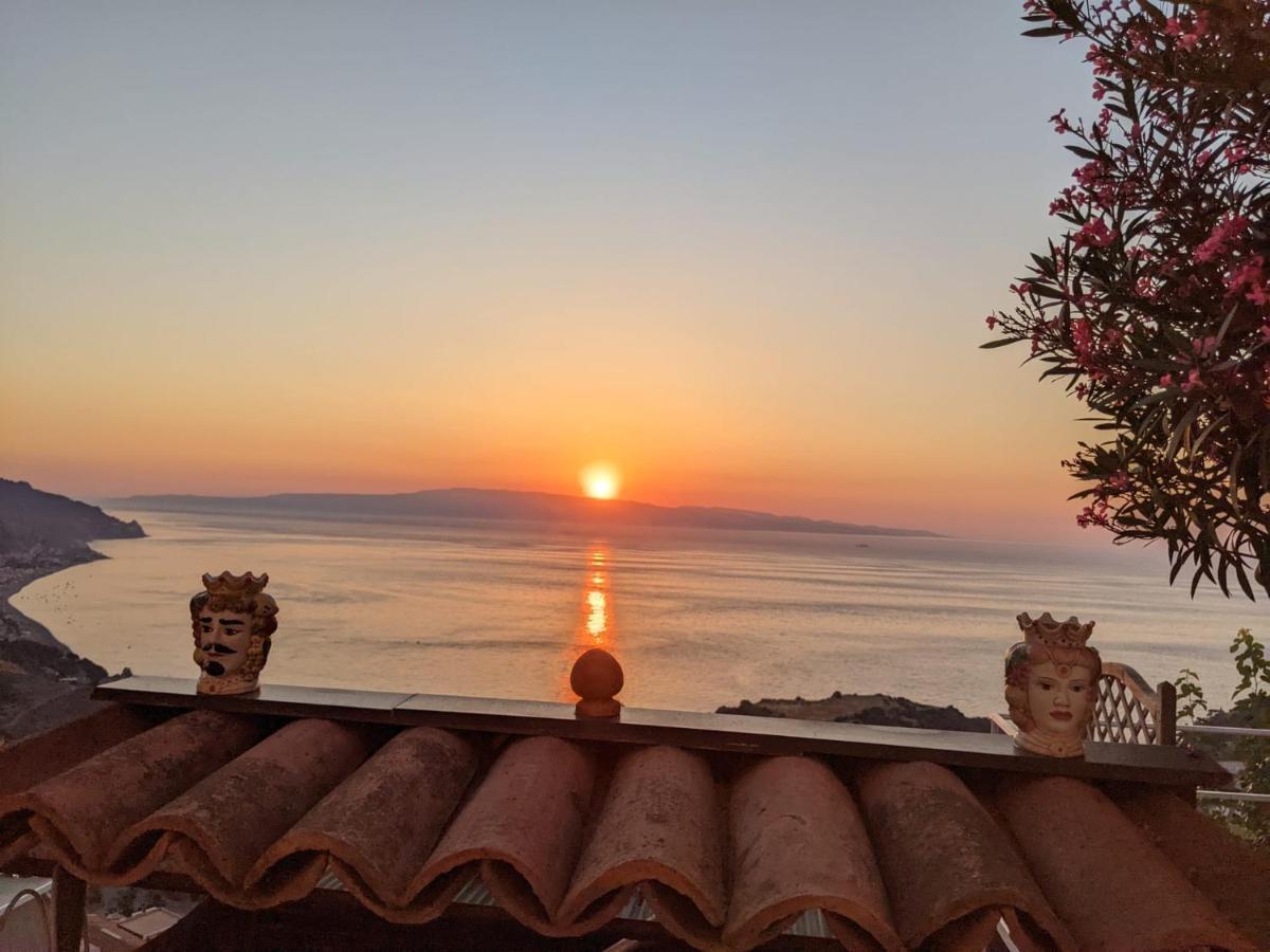 شقة U Castiddanu Breathtaking View تاورمينا المظهر الخارجي الصورة